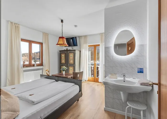 Gaestehaus Florian 公寓 *